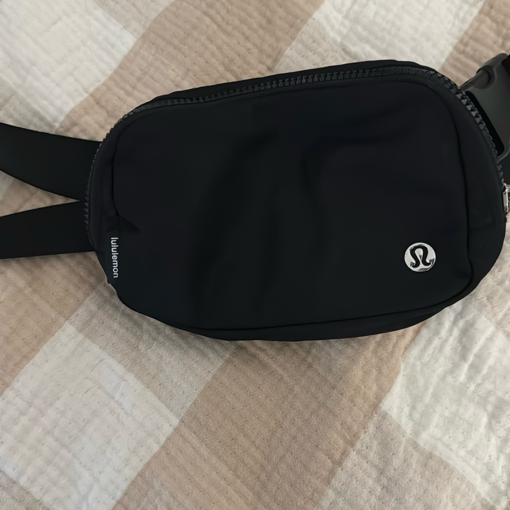 Lululemon belt bag